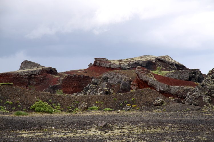 L'écorce terrestre semble déchirée par les mouvements du sol - Islande Sol déchiré - Islande