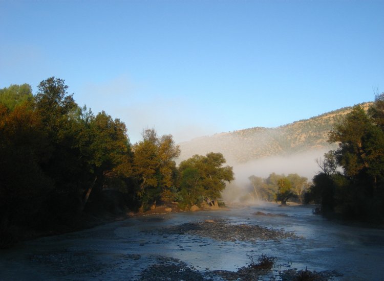 Les abords de l'Ahansal dans le Haut-Atlas marocain © reiki-formation Ahansal, Haut-Atlas, Maroc - reiki-formation
