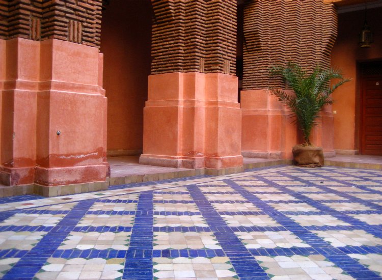 Cour intérieure du Théâtre Royal de Marrakech © reiki-formation Cour intérieure Théâtre Royal Marrakech - reiki-formation