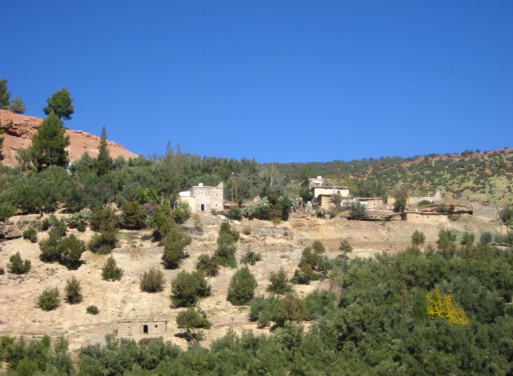 Habitations de la région de Tilouguit © reiki-formation Tilouguit Haut-Atlas Maroc - reiki-formation