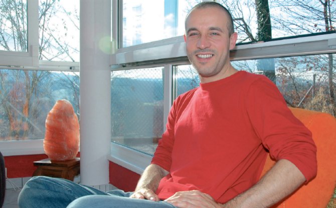 André Baechler : après sa brillante réussite d'entrepreneur, il a choisi une voie nouvelle André Baechler dans son nouvel espace de formation à Fribourg