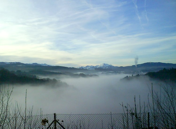 Reiki-Fribourg - Vallée de la Sarine embrumée avec vue sur le Moléson