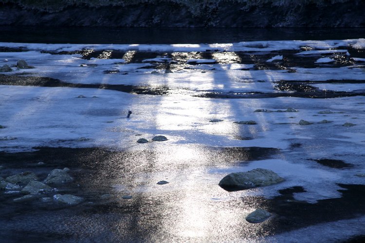 La Sarine recouverte de glace © reiki-formation Sarine recouverte de glace - reiki-formation