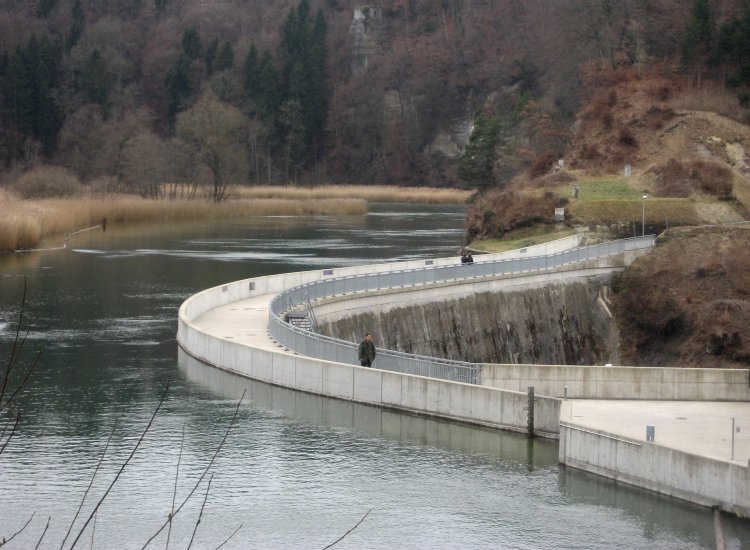 Reiki - Barrage de la Maigrauge retenant le lac de Pérolles