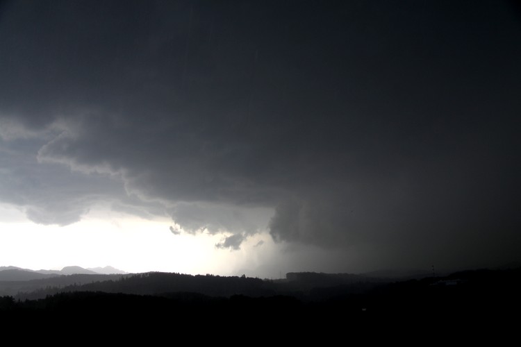 Violent orage de grêle © reiki-formation Violent orage de grêle - reiki-formation